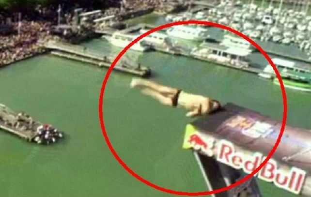 Un video captado con un drone muestra el momento exacto en el que Steven LoBou golpea su cabeza contra la rampa de salto.