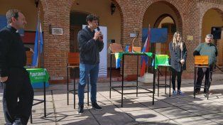 Autoridades presentes en la presentación del Maratón.