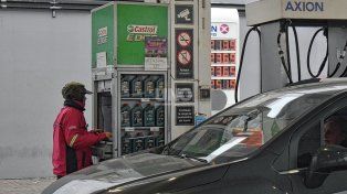 Combustibles más caros en Santa Fe: Shell y Axion aumentaron sus precios y la nafta ya supera los $2.200