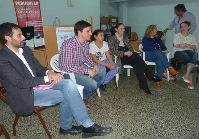 Julio Garibaldi durante la reunión con integrantes de la Comisión Directiva de la Asociación Comerciantes