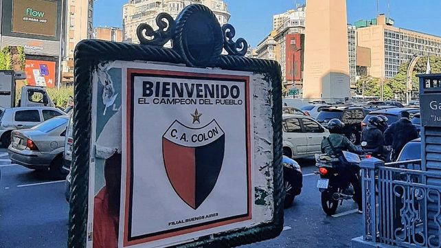 La filial Buenos Aires de Colón hará un banderazo y le brindará tributo a Eduardo Domínguez por el título.&nbsp;