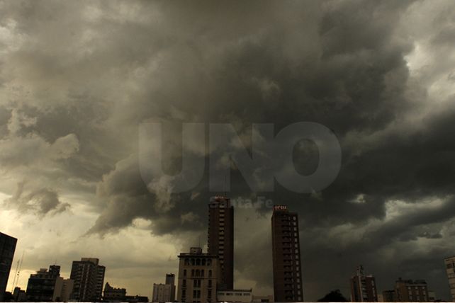 Llegó la lluvia a la ciudad pero el calor se mantiene