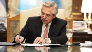 Alberto Fernández promulga las leyes de VIH y Oncopediatría