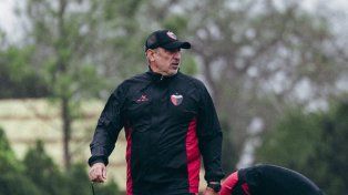 Colón sigue de cerca a varios jugadores y Garate se perfila como titular ante Patronato