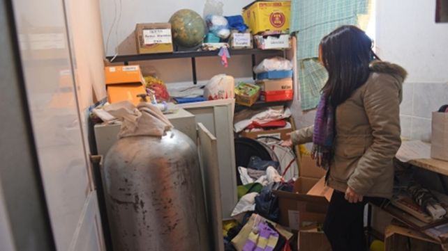 Cabal al 1400 bis. Los delincuentes dañaron el edificio y se robaron un equipo de audio