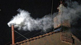 Fumata blanca. Los sacerdotes de la Arquidiócesis de Paraná estaban de retiro espiritual el 13 de marzo de 2013, día histórico que marcó la elección de Francisco como Papa de la iglesia católica del mundo.