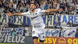 Sandoval no sigue en Quilmes, su pase pertenece a Colón, y es otra opción ofensiva en Primera Nacional.