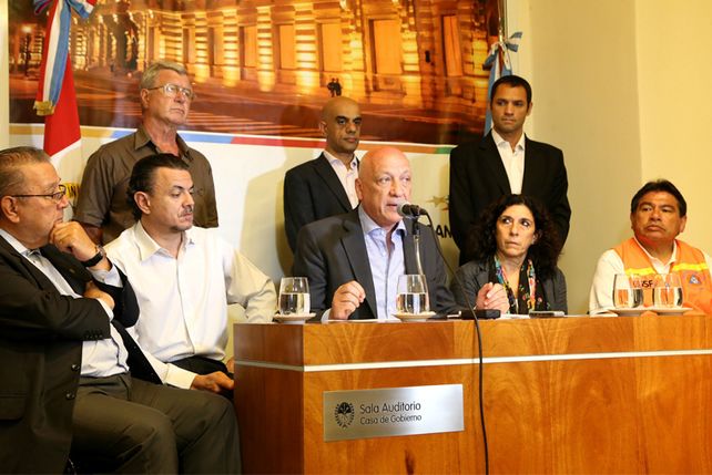El gobernador aseguró que el Salado “no es amenaza”