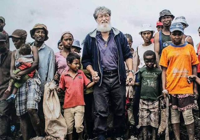 Un argentino rescató a 500.000 personas de la pobreza extrema en Africa y es candidato al Nobel de la Paz