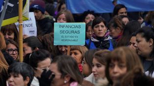 La niñez y la adolescencia son los sectores más expuestos a todo lo que ofrece la calle
