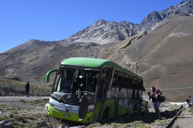 Tragedia en Mendoza: El micro iba a 100 km/h cuando la máxima era de 40
