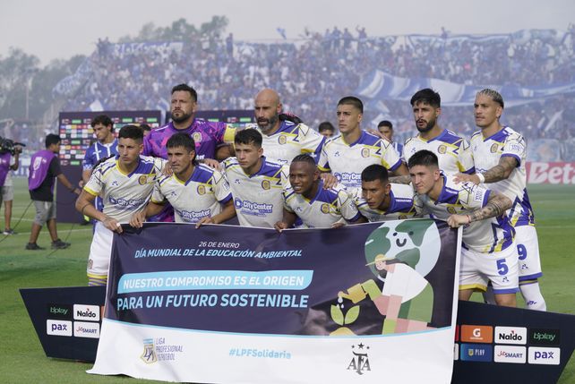 El equipo que jugó contra Godoy Cruz, repitió cante Lanús. Fue la única que que Holan pudo hacerlo en el torneo.