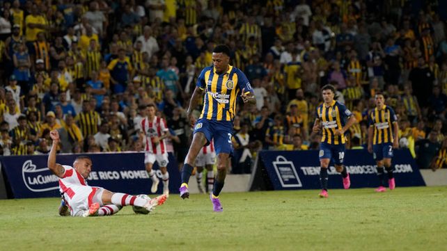 Abel Hernández aún no pudo convertir y en Central esperan ansiosos por sus goles.