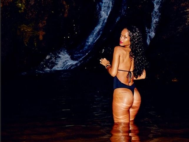 Rihanna calentó Instagram con su belleza natural