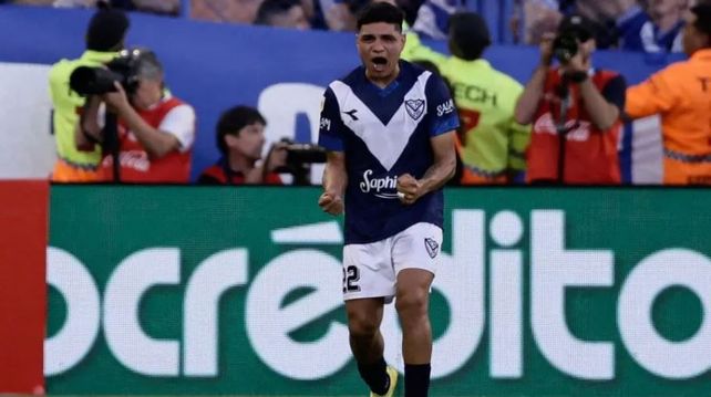 Almirón tiene contrato por un año más en Colo Colo, pero Central hará el intento para traerlo como refuerzo.