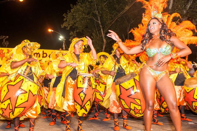 Carnaval de Uruguay 2026: regresos legendarios y talentos que cruzan el charco
