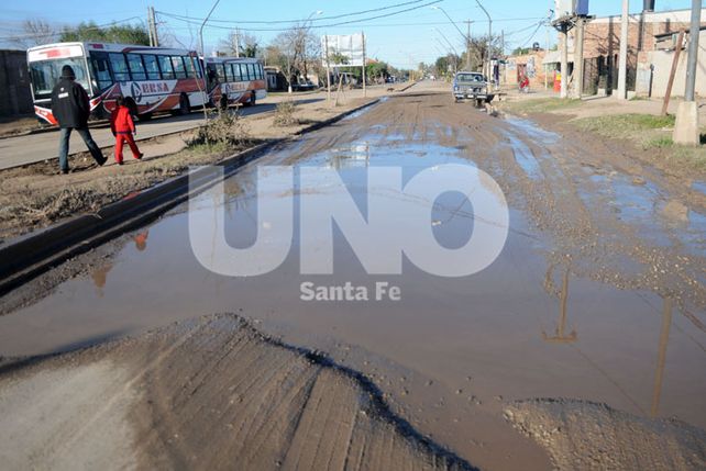 Transitar por barrio Los Troncos es toda una odisea