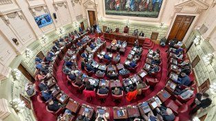 Constitución de Santa Fe. La Comisión Redactora emitió los primeros dictámenes parciales