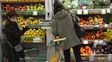 Las frutas y verduras registraron aumentos de un 70% por encima de la inflación interanual en abril