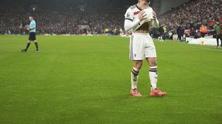 Lisandro Martínez anotó un golazo para el Manchester United ante Liverpool.
