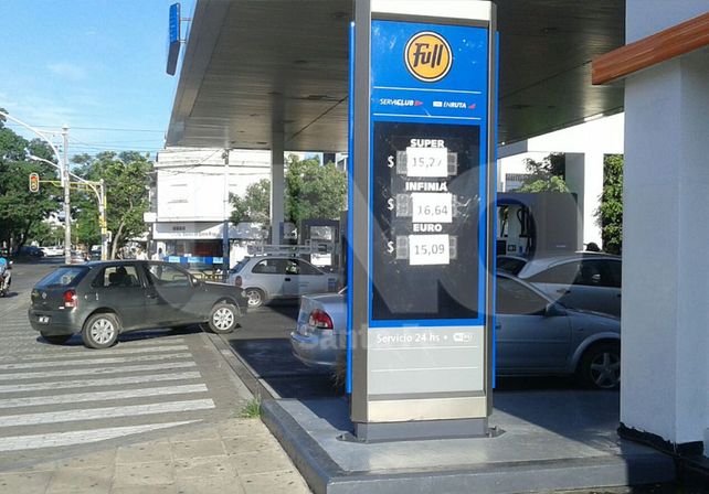 Rige el aumento de 6% en naftas y el litro de Súper de YPF cuesta $15,27