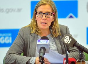 Censuran en San Luis un texto para adultos por el dibujo de un preservativo
