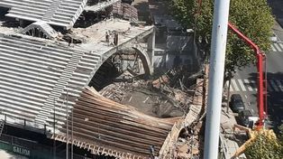 Se derrumbó un sector de la tribuna que construye Ferro Carril Oeste: un herido