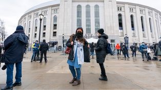 Los miles de mozos y de taxistas de Nueva York ya pueden vacunarse