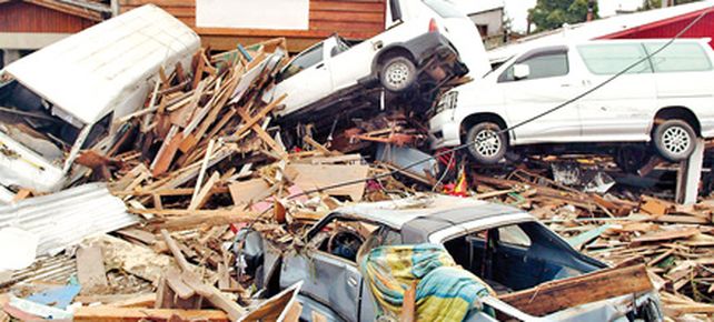 El sismo caus&oacute; 711 muertos y dictan el toque de queda en el sur chileno