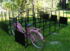 La asociación Parque Federal donará los primeros bicicleteros para el espacio