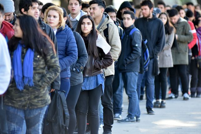 Más de 200 mil jóvenes se acercaron por trabajo a la Expo porteña. Con suerte, apenas pudieron dejar un currículum.