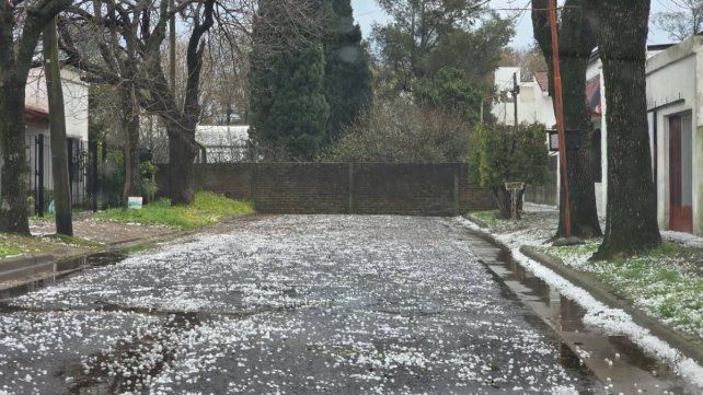 Intensa caída de granizo en General Ramírez y Aranguren