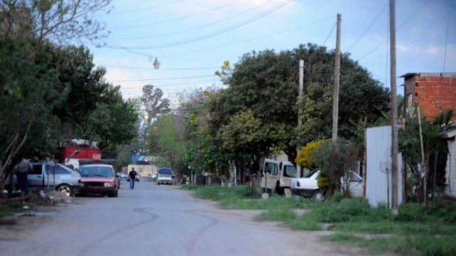 Deán Funes al 7100. La banda de Jonatan Camino hostigó a una vecina porque quería su casa. La mujer era madrastra de una víctima de homicidio por la que fue acusado Camino.