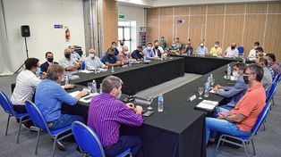 El Gobierno convocó a las gremiales del campo, entidades académicas y científicas.