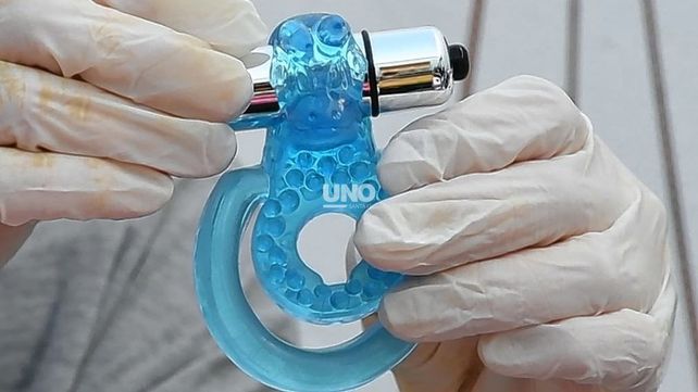 Anillo con bala vibradora.