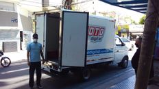 La empresa colaboró con la investigación para dar con los delincuentes. La empresa colaboró con la investigación para dar con los delincuentes.