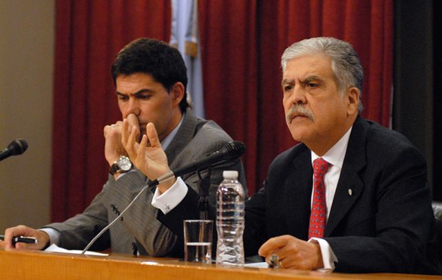 El anuncio de la quita de la concesión a TBA estuvo a cargo del ministro De Vido.
