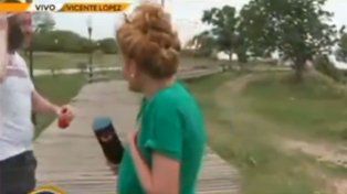 El móvil de TN en Vicente López dejó un insólito cruce entre una cronista y dos amantes.