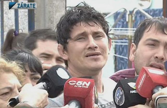 Quebrado. Billy Oyarzún ayer frente a su casa donde enfrentó a la prensa. Si yo pudiera