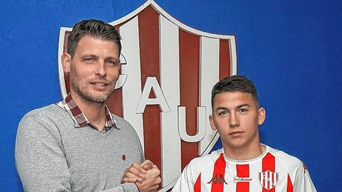 Mateo Del Blanco firmó su primer contrato con Unión