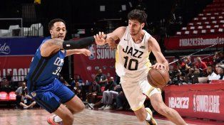 Bolmaro tuvo acción en la amplia victoria de Utah Jazz en la NBA