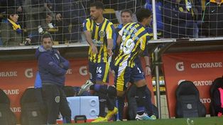 Sin respuestas. Bianchi le deja su lugar a Martínez Dupuy en un partido en el que ambos sufrieron la falta de asistencias.