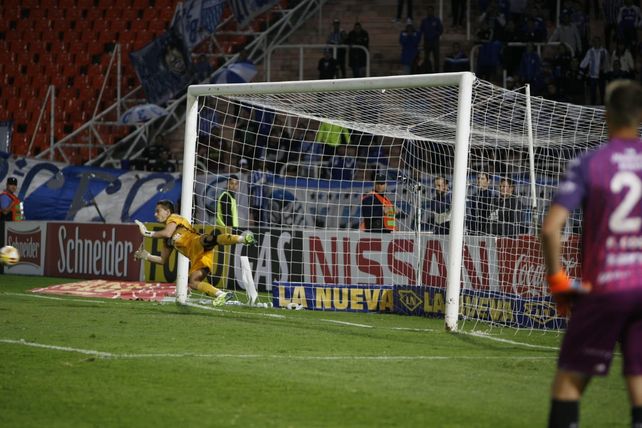 Patronato cayó en los penales y quedó eliminado en Mendoza