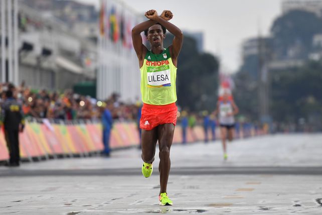 Terminó segundo en el maratón y cuando vuelva su país lo pueden matar o detener