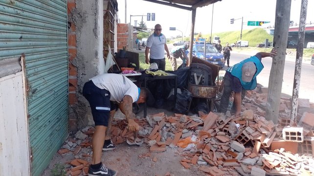Personal municipal en la zona de 27 de Febrero y Circunvalación.