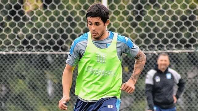César Meli cuyo pase pertenece a Racing fue ofrecido a Colón.