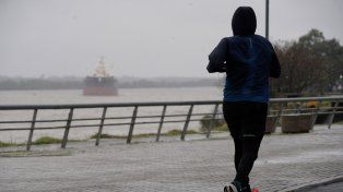 El tiempo en Rosario: domingo nublado, fresco y con ráfagas tras la tormenta del sábado