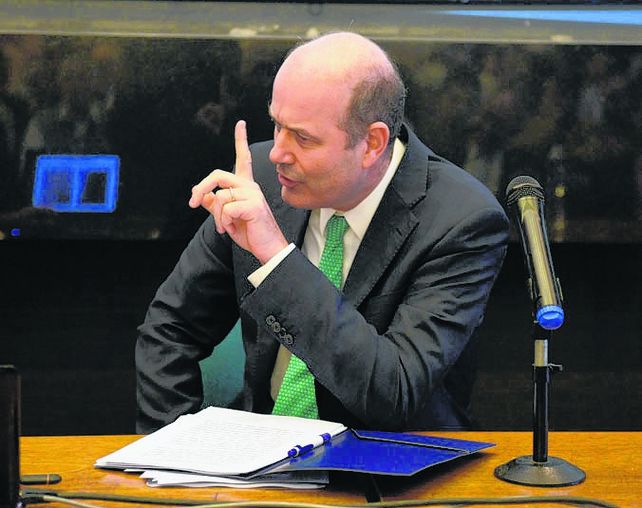 firme. Sturzenegger fijó un incremento de tasas para plazos largos.