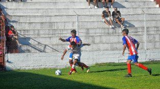Tras empatar sin goles en el partido de ida, Atlético Paraná y Libertad buscarán la clasificación a la tercera del Regional Amateur.