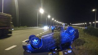 Un hombre fue hospitalizado luego de chocar dos autos en la ruta nacional 14
